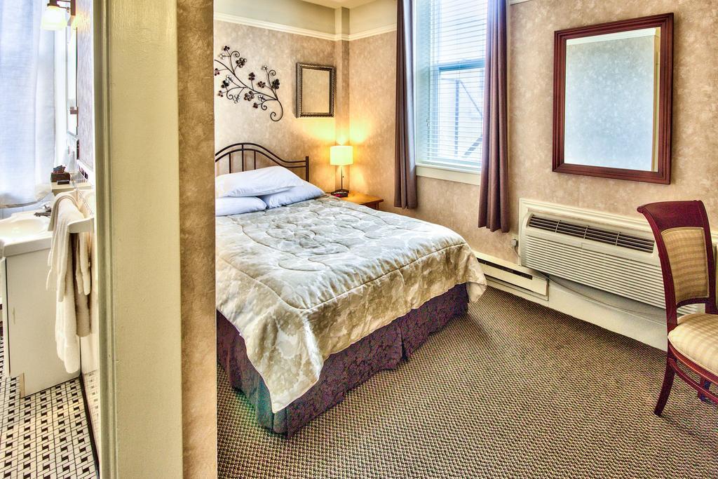 Queen'S Inn Stratford Bagian luar foto