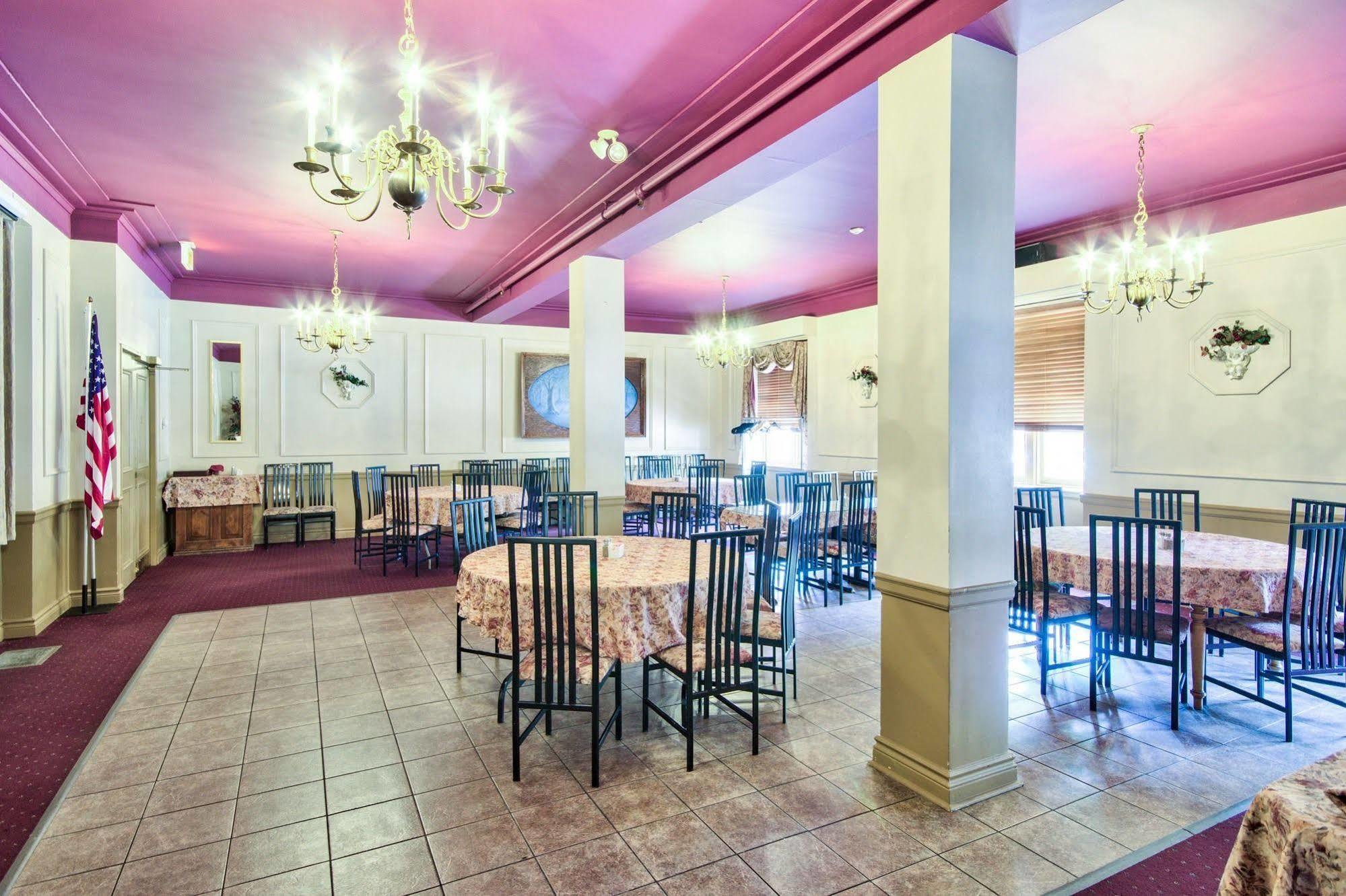 Queen'S Inn Stratford Bagian luar foto
